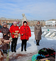 Скорбим со всей страной. Скорбим со всей страной.