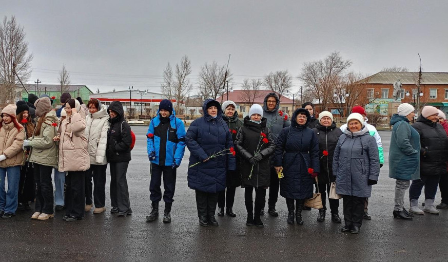 Митинг, посвященный Дню Памяти Неизвестного Солдата. Митинг, посвященный Дню Памяти Неизвестного Солдата.