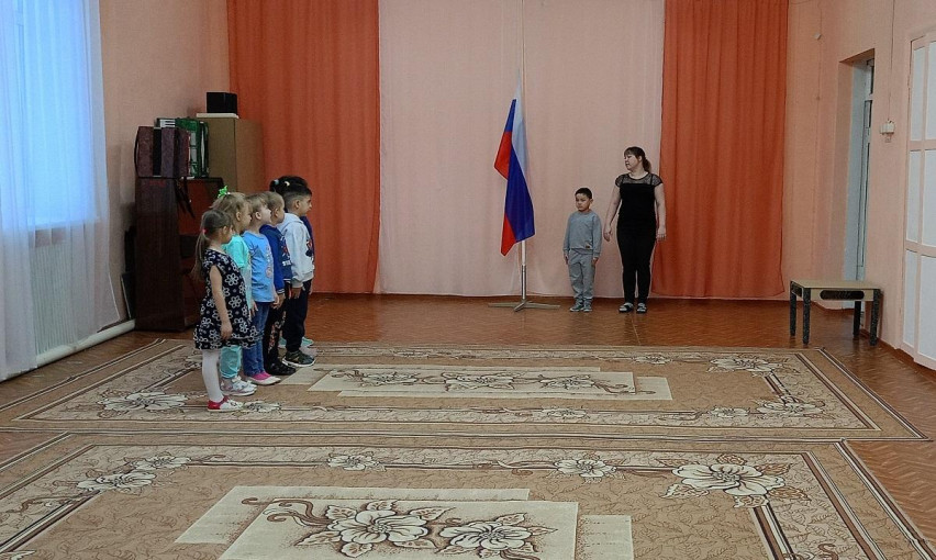 Поднятия Государственного флага Российской Федерации Поднятия Государственного флага Российской Федерации.