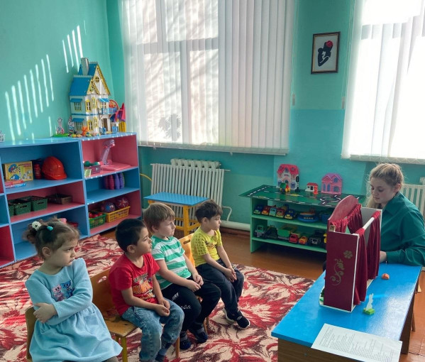Настольный театр в младшей группе Настольный театр в младшей группе.