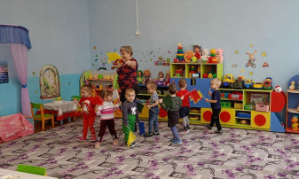 Проведение утренней гимнастики в детском саду. Проведение утренней гимнастики в детском саду.