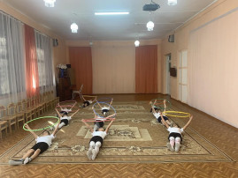Проведение утренней гимнастики в детском саду. Проведение утренней гимнастики в детском саду.