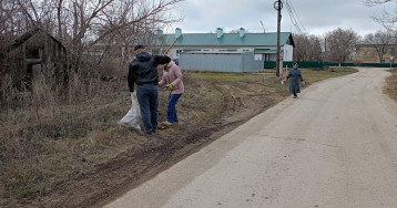 Участие в весеннем субботнике. Участие в весеннем субботнике.
