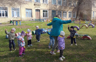 Подвижные игры на прогулке. Подвижные игры на прогулке.