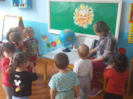 Аппликация «Добрые ладошки». Аппликация «Добрые ладошки».