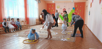 Праздник в младшей группе Праздник в младшей группе.