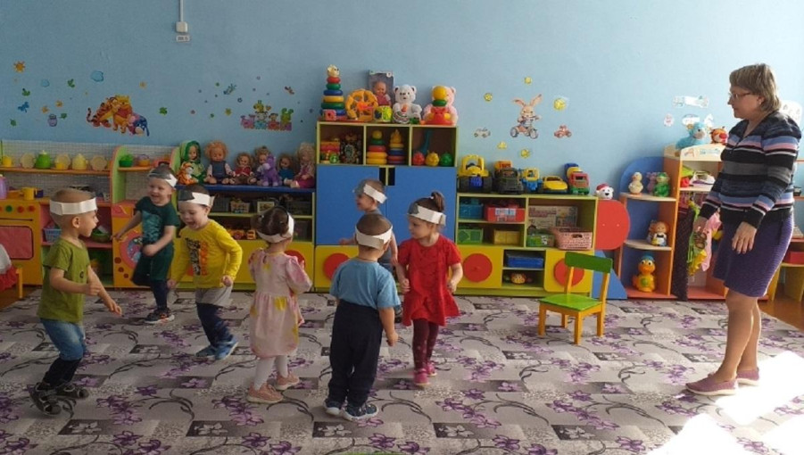Подвижные игры в разновозрастной группе от 1,6 до 3 лет Подвижные игры в разновозрастной группе от 1,6 до 3 лет.